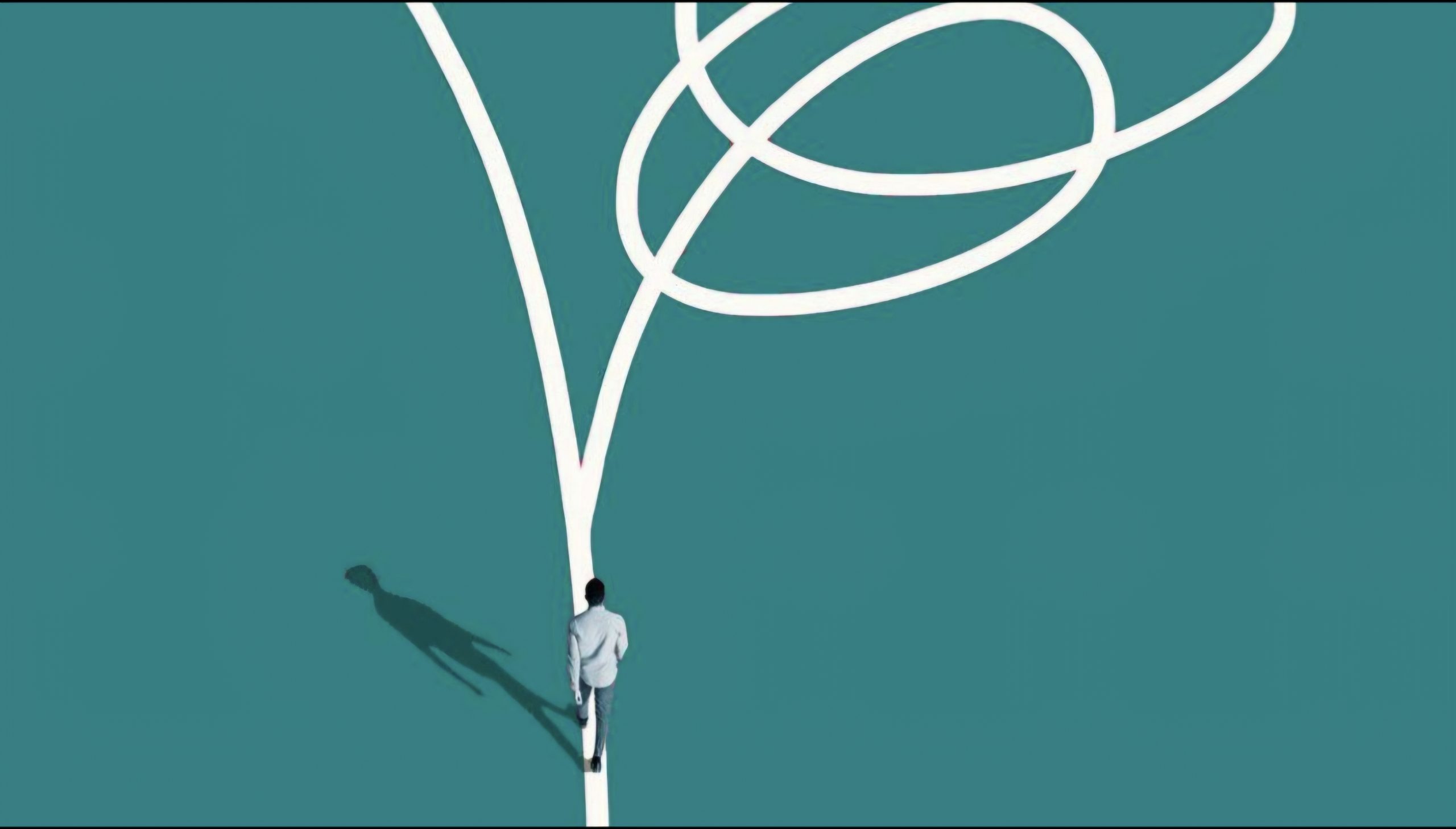 Chemin qui se divise symbolisant un choix et une mise en mouvement